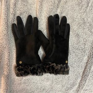 Black fuzzy fur women’s gloves